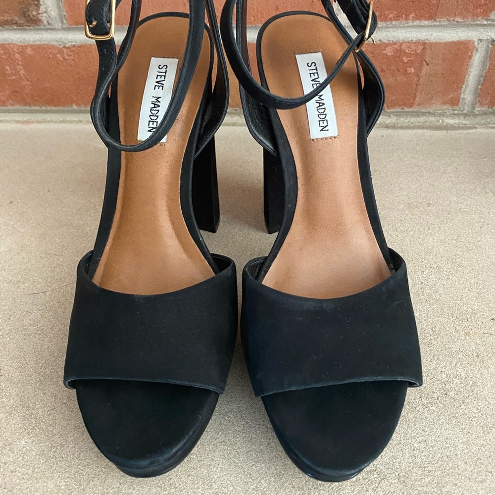 Steve Madden Chunky Suede Platform Heels with Holiday Gift Box - Picture 5 of 8